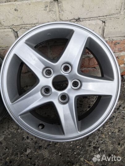 Продам комплект литых дисков