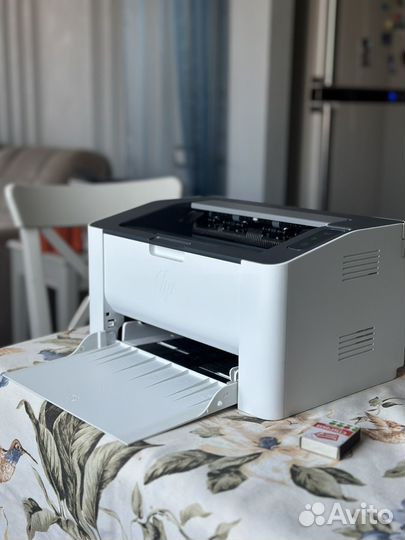 Лазерный ч/б принтер HP lazer 107 wr