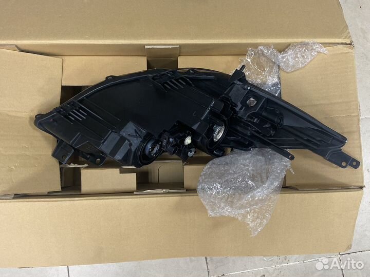 Передняя левая фара Mazda 3 BL