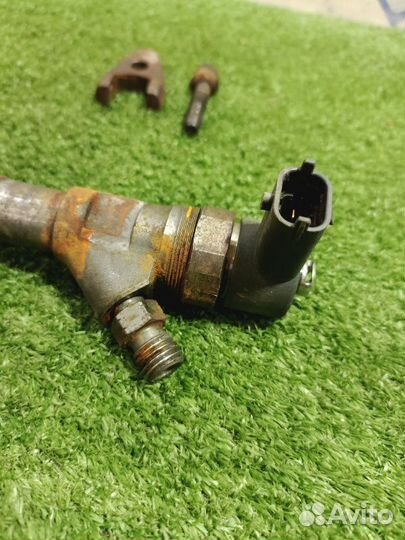 Форсунка топливная Kia Sorento кроссовер 2.5 D4CB