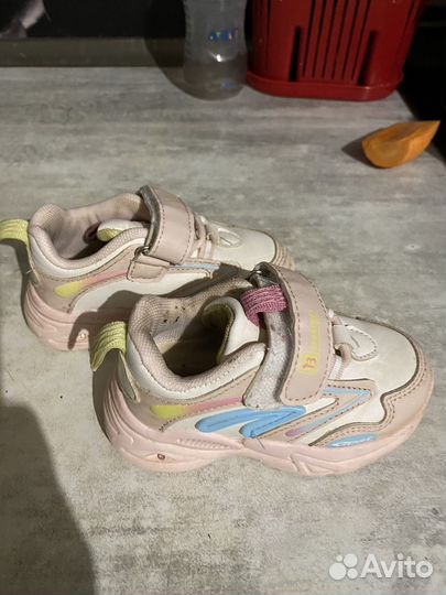 Кроссовки для девочки 23