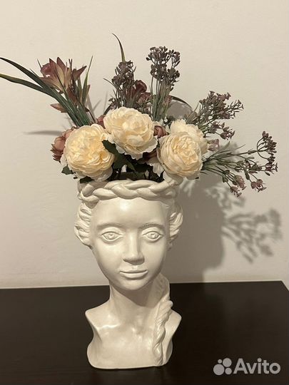 Продаю декоротивную статую