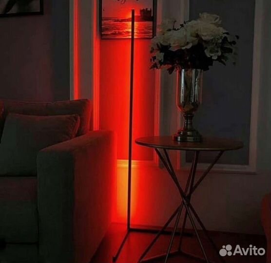 Угловой RGB торшер