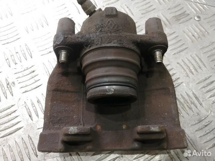 Суппорт тормозной передний левый Меган 3, Флюенс