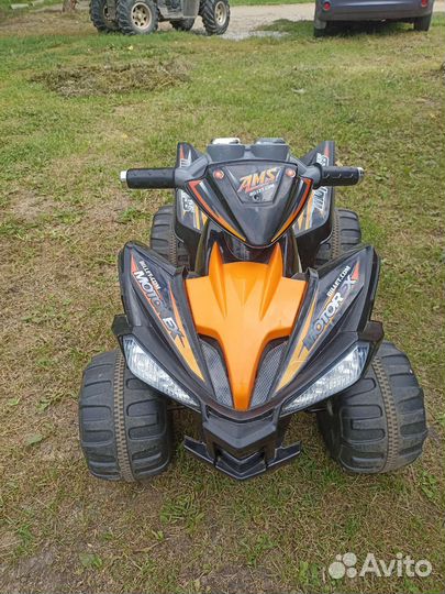 Детский квадроцикл на аккумуляторе