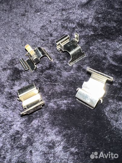 Скобы тормозных колодок зад Паджеро 3 4