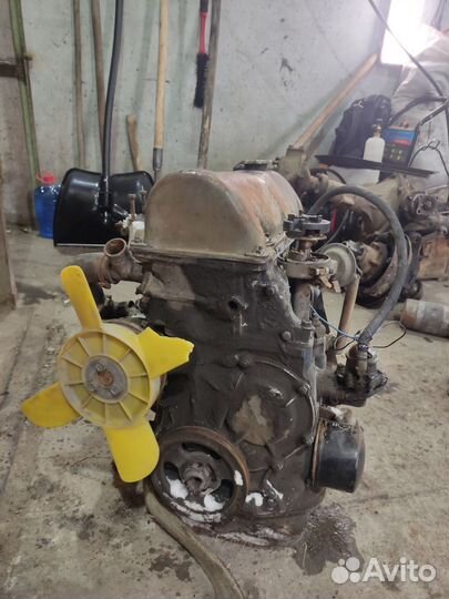Продам двигатель 21011