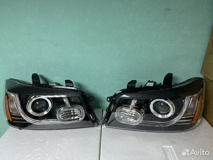 Фара Toyota Kluger / Highlander