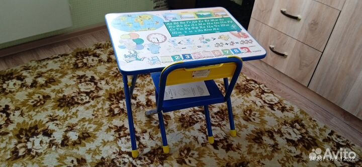 Детский столик и стульчик