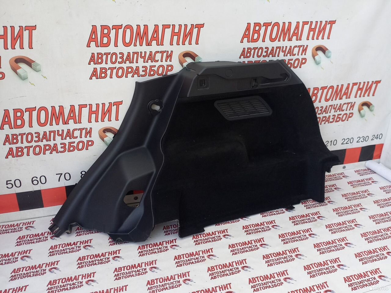 Обшивка багажника правая Exeed LX Эксид LX