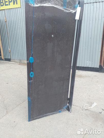 Дверь входная металлическая бу