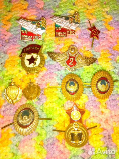 Знаки, значки и кокарды СССР