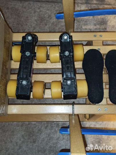 Роликовые коньки