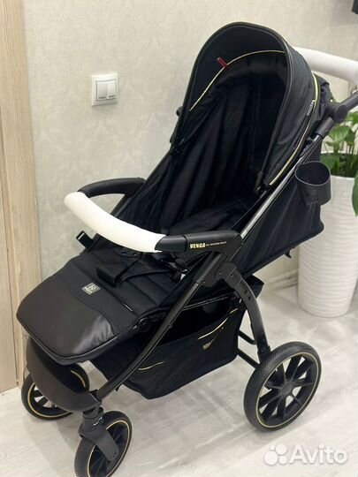 Коляска новая