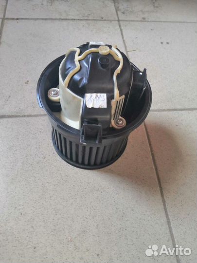Мотор печки Peugeot 308