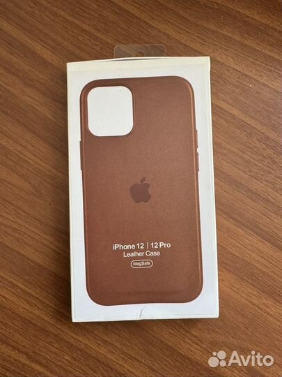 Чехол кожаный на iPhone 12