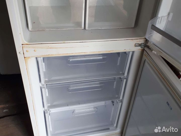 Холодильник бу vestel