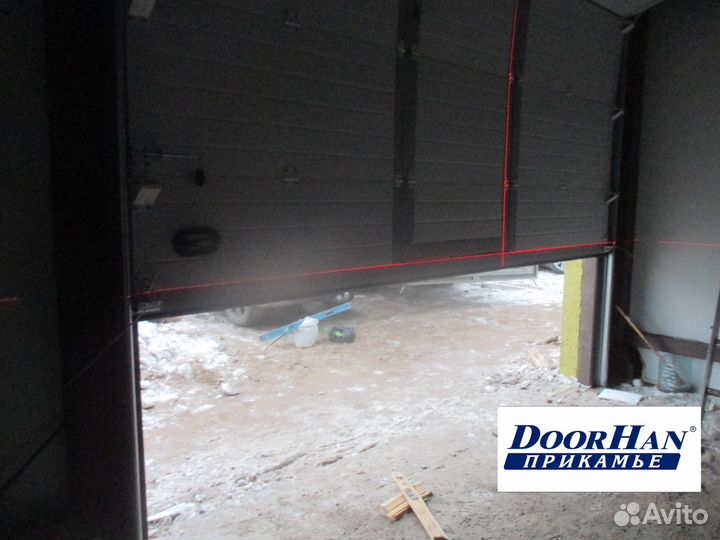 Секционные ворота с калиткой