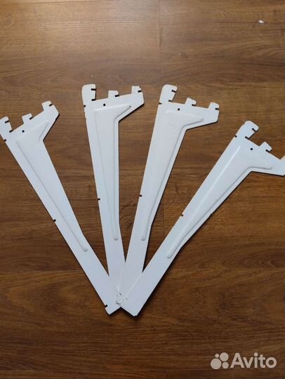 Кронштейн для полок