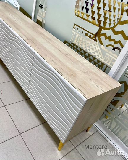 Тумба тв Bravo на опорах