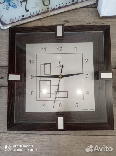 Настенные часы новые
