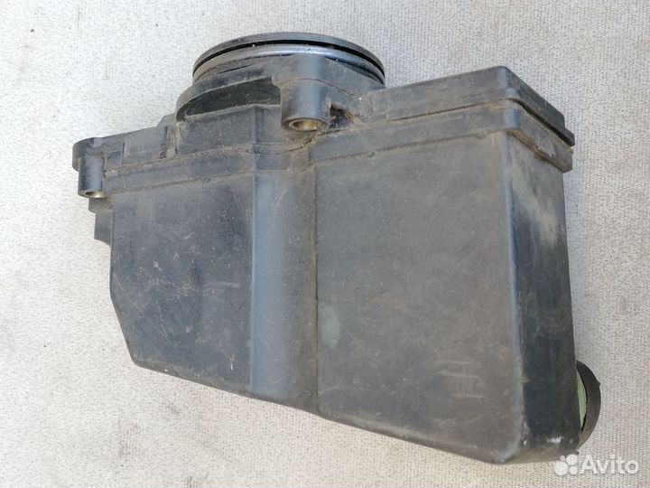 Маслоотделитель сапун Volkswagen Golf III 1.4 AEX