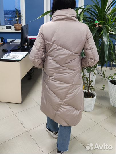 Пуховик женский 44 размер Италия