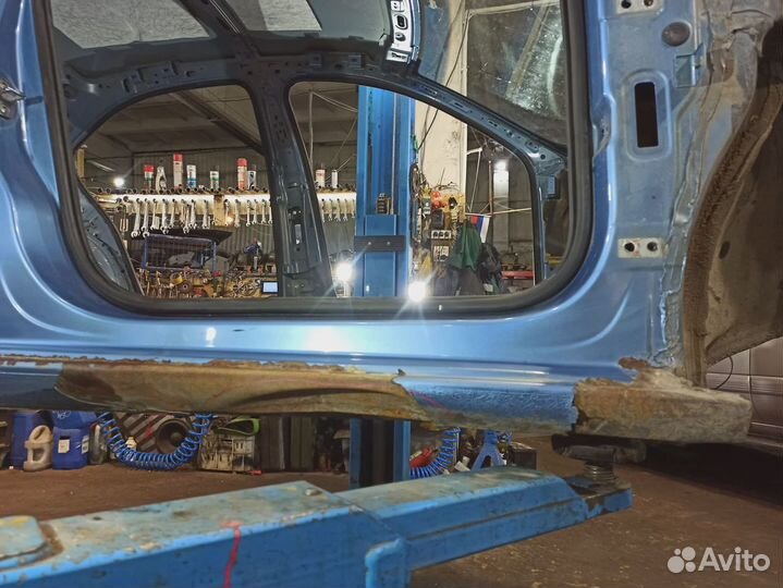 Порог со стойкой правый Skoda Rapid (NH3)