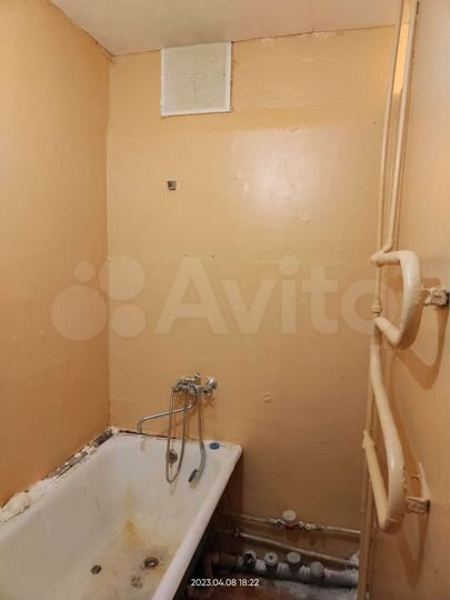 Комната 17 м² в 4-к., 1/9 эт.