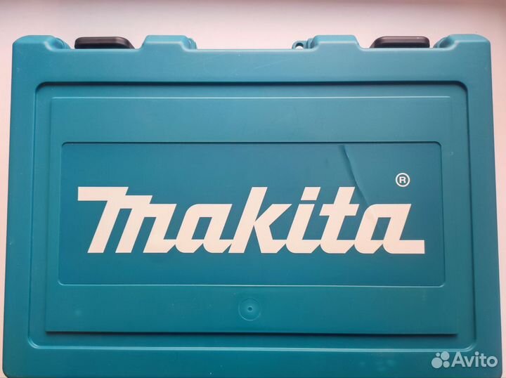 Перфоратор Makita HR 2470 новый оригинал