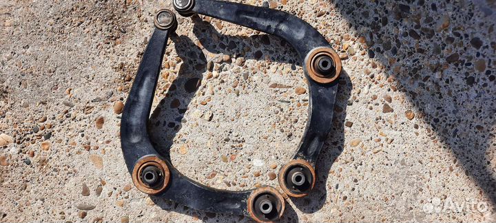 Рычаги переднии Peugeot 206