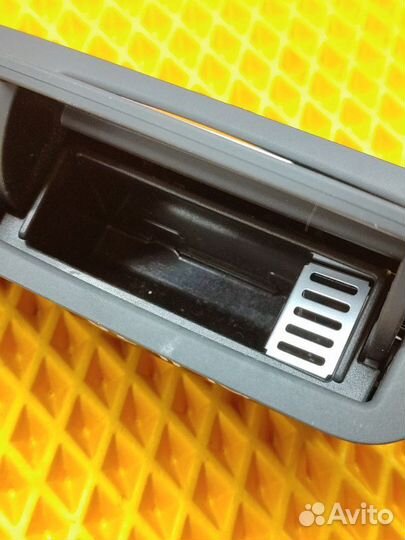 Блок управления стеклоподъемниками задний правый