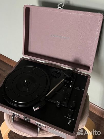 Виниловый проигрыватель crosley