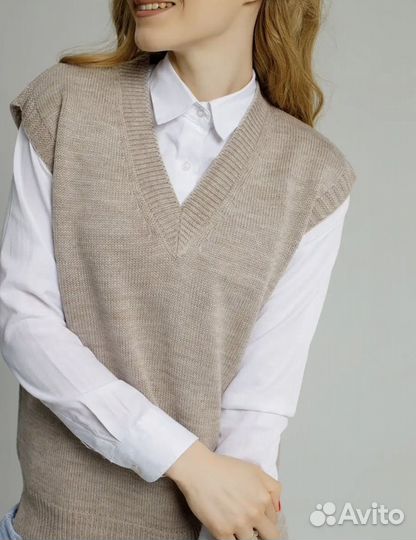 Жилет женский вязаный