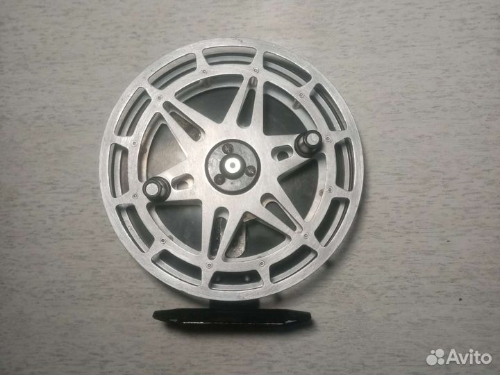 Спиннинг алюминиевый СССР. Катушка СССР