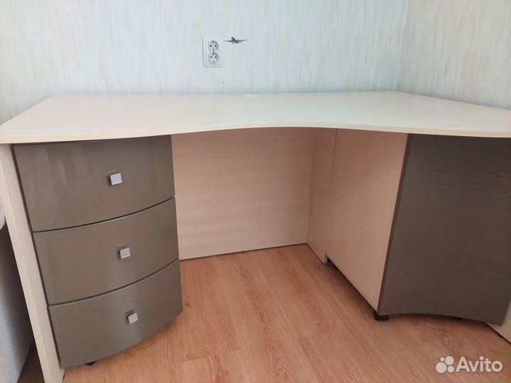 Детский письменный стол бу