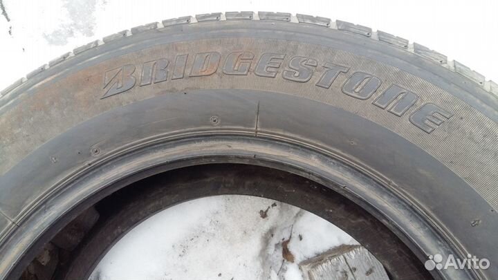 Bridgestone Dueler H/T D687 235/70 R16 105T