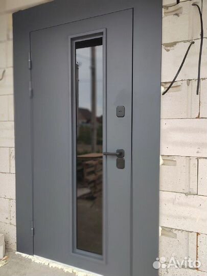 Входная дверь с терморазрывом для дома и коттеджа