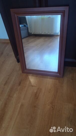 Зеркало на стену 50*70 в деревянной раме
