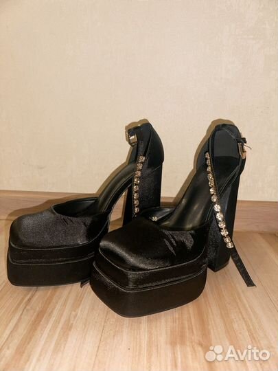 Туфли versace bratz