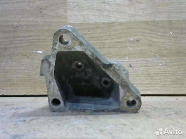 Кронштейн двигателя Mercedes-Benz 190 W201 R102223