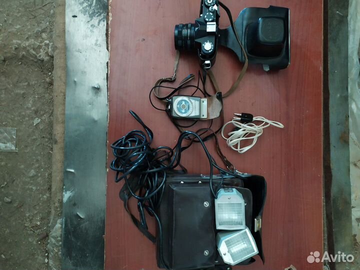 Фотоаппарат с принадлежностями