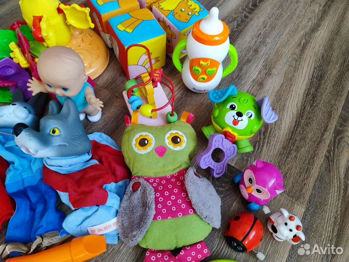 Развивающие игрушки для малышей пакетом