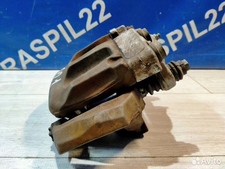 Суппорт передний левый Mercedes-Benz 212.054 E 300