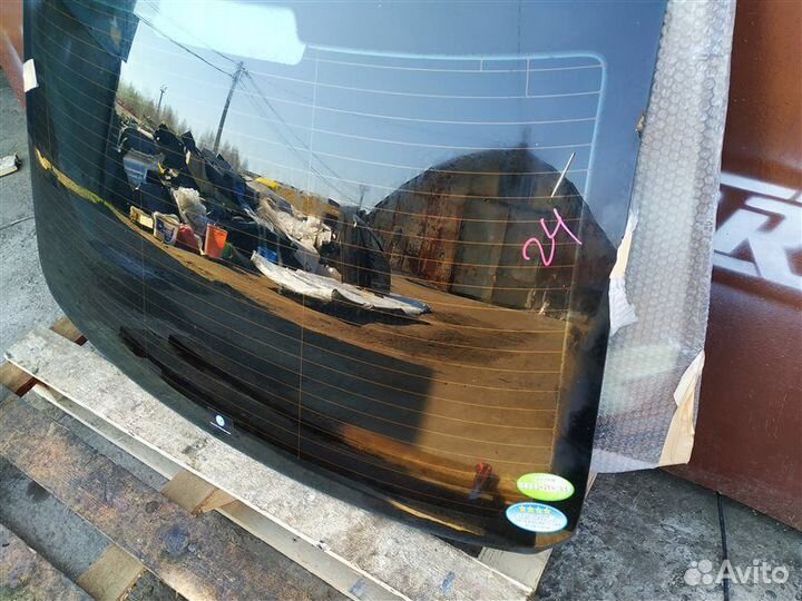 Стекло заднее Volkswagen Passat B7 1.4 caxa 2011