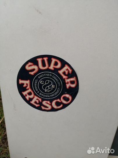 Продам зеркало с полочками