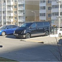 Hyundai H-1 2.5 AT, 2012, 75 000 км, с пробегом, цена 2 300 000 руб.