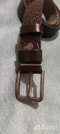 Мужской кожаный ремень черный