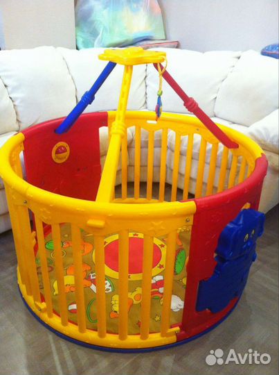 Напольный манеж с дверцей