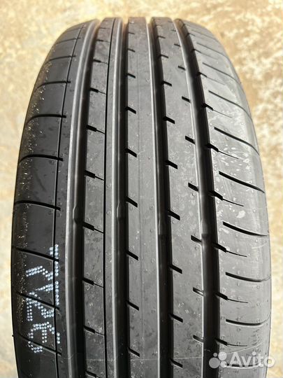 Yokohama BluEarth-XT AE61 225/65 R17 102H